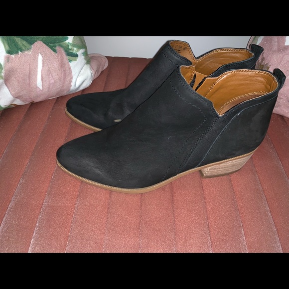 Black Franco Sarto booties - Picture 2 of 4